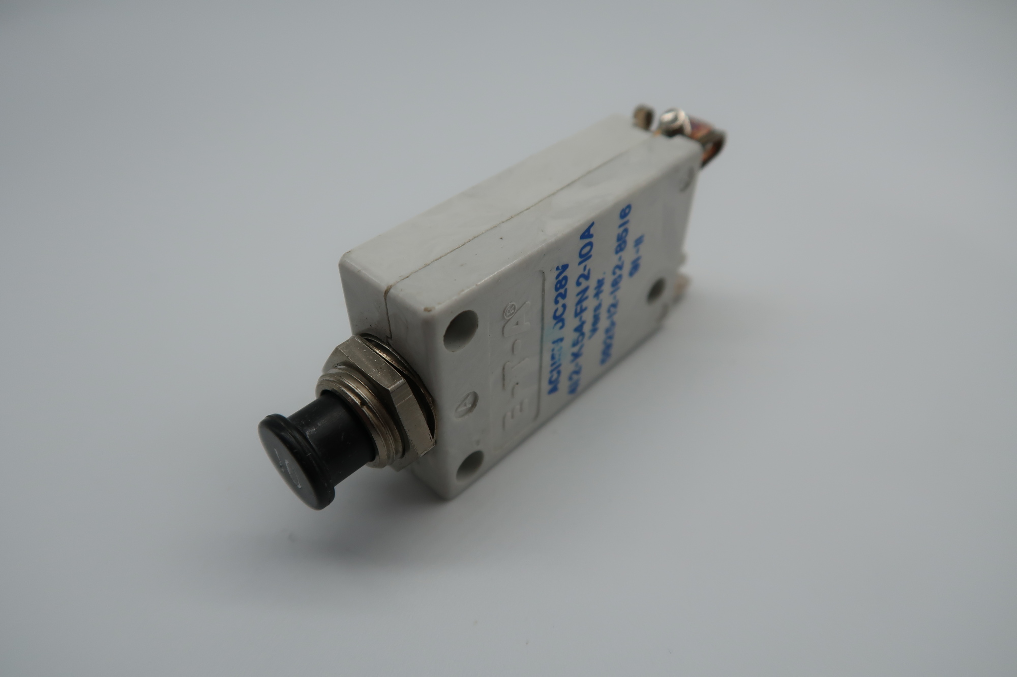 CLEARANCE - 10 AMP SWITCHABLE CIRCUIT BREAKER